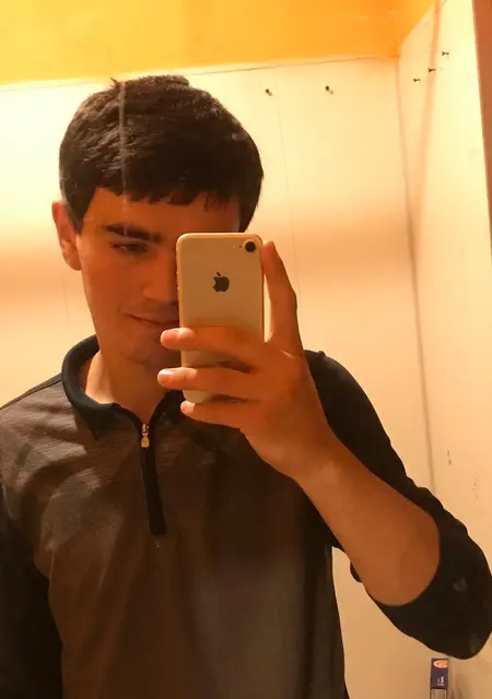 Ehsan из Кургана, мне 19, познакомлюсь без обязательств