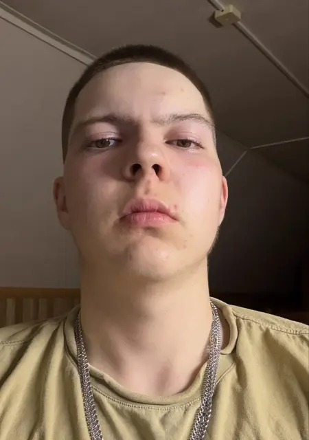 Я Егор, 21, из Кирова, ищу знакомство для совместных путешествий