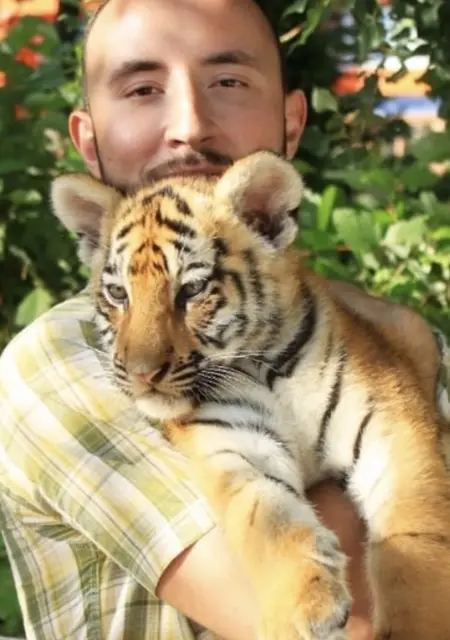 Я Константин, 32, знакомлюсь без обязательств в Москве