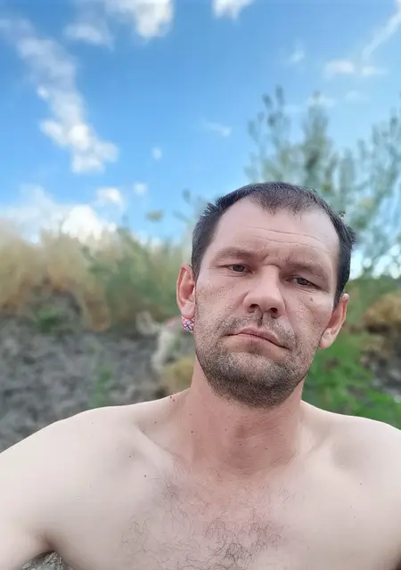 Я Александр, 40, из Макеевки, ищу знакомства без обязательств