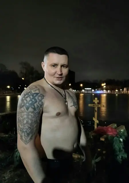 Я Maks, 45, из Нижневартовска, ищу знакомства без обязательств