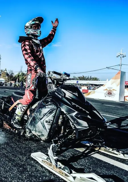 Я Алекс, 41, знакомлюсь без обязательств в Выксе