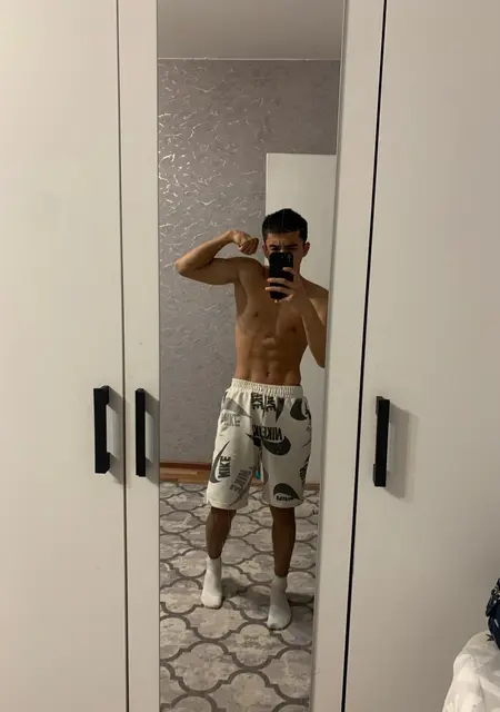 Я Максим, 19, знакомлюсь для вирта в Хабаровске