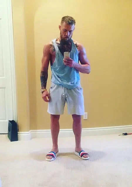 Я Олег, 32, знакомлюсь без обязательств в Магадане