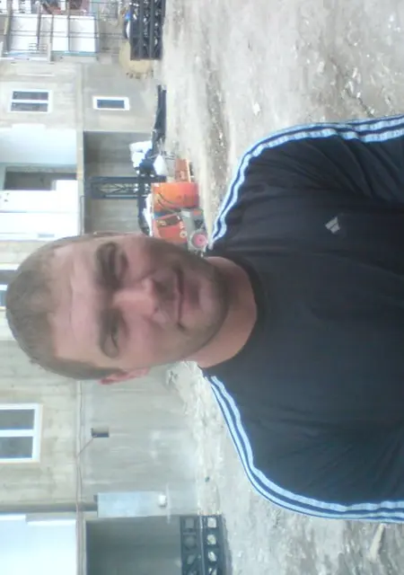 Я Анатолий, 43, знакомлюсь на одну ночь в Геленджике