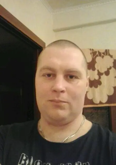 Я Виталя, 44, из Колпина, ищу знакомства без обязательств