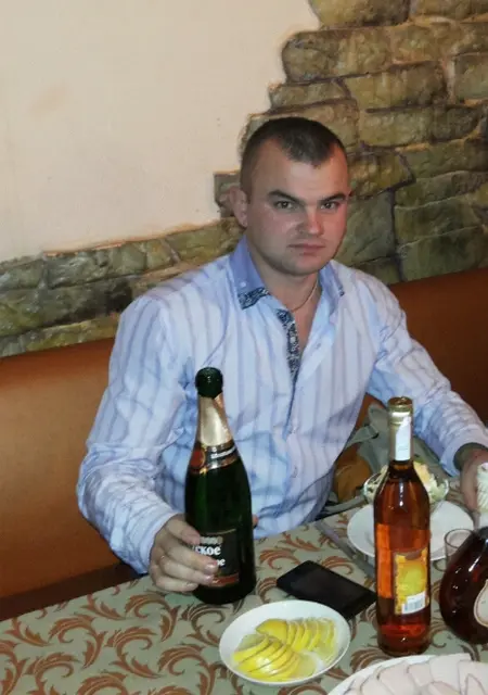 Я Anatoliy, 39, из Калинковичей, ищу знакомство для приятного времяпровождения