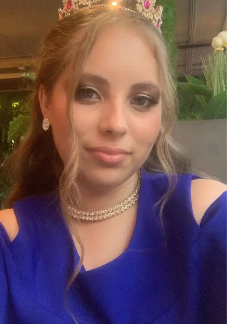 Я Алёна, 18, из Тюмени, ищу знакомство для общения