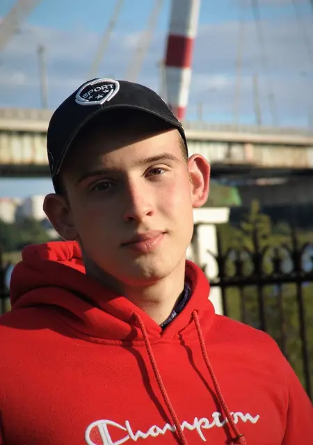Я Илья, 19, знакомлюсь для общения в Череповце