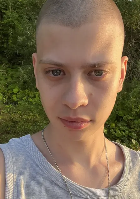 Я Дмитрий, 19, из Уфы, ищу знакомства на одну ночь