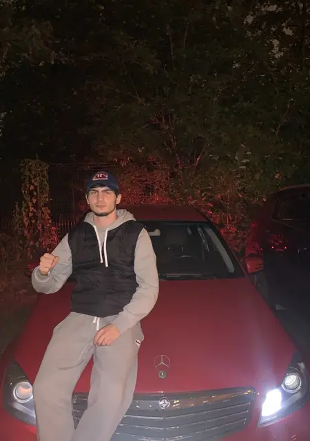 Artur из Калининграда, мне 21, познакомлюсь на одну ночь