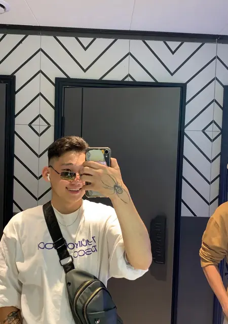 Радомир из Якутска, мне 21, познакомлюсь для постоянных отношений