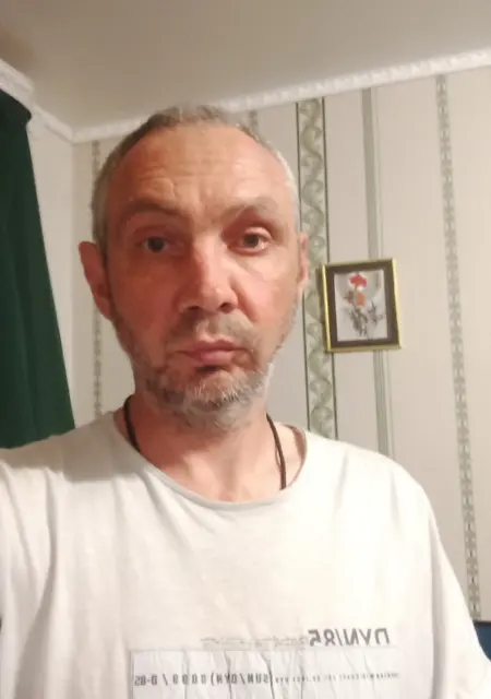 Максим из Воронежа, мне 45, познакомлюсь на одну ночь