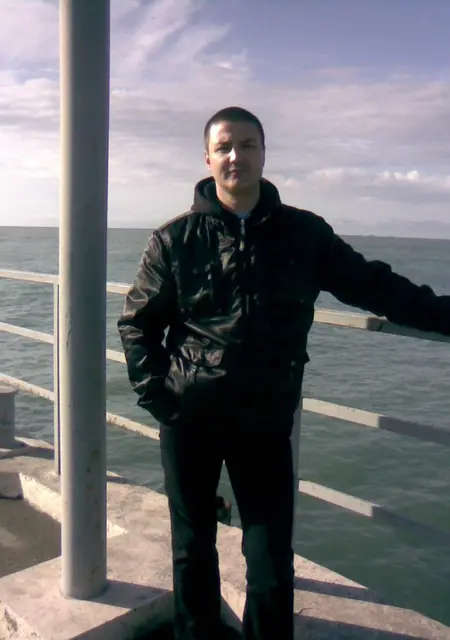 Я Антон, 46, из Вологды, ищу знакомство для общения