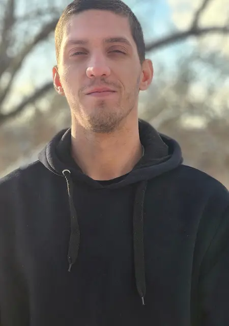 Я Юра, 25, знакомлюсь на одну ночь в Волжском