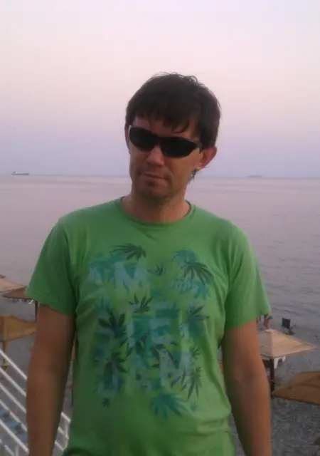 Я Виктор, 45, знакомлюсь для постоянных отношений в Новороссийске