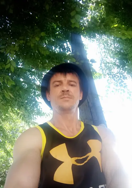 Иван из Сальска, мне 42, познакомлюсь на одну ночь