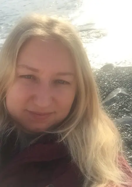 Ксения из Ялты, ищу на сайте приятное времяпровождение