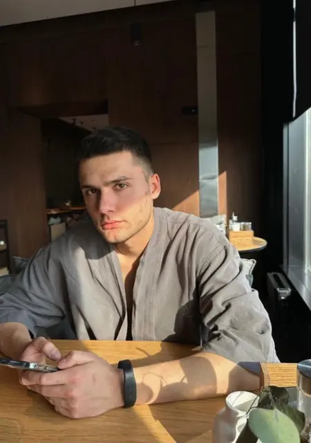 Матвей из Иркутска, мне 32, познакомлюсь без обязательств