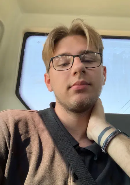 Я Павел, 19, из Абинска, ищу знакомство для общения