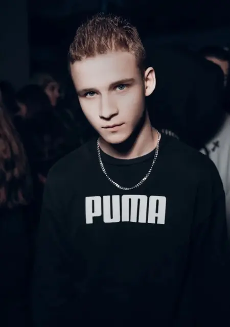 Артём из Каменска-Уральского, ищу на сайте знакомства на одну ночь