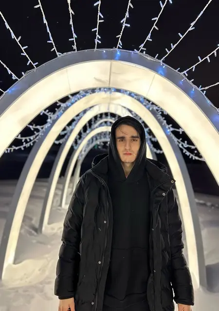 Я Артур, 24, из Стрежевого, ищу знакомства без обязательств