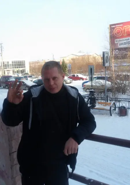 Я Макс, 41, знакомлюсь без обязательств в Энгельсе