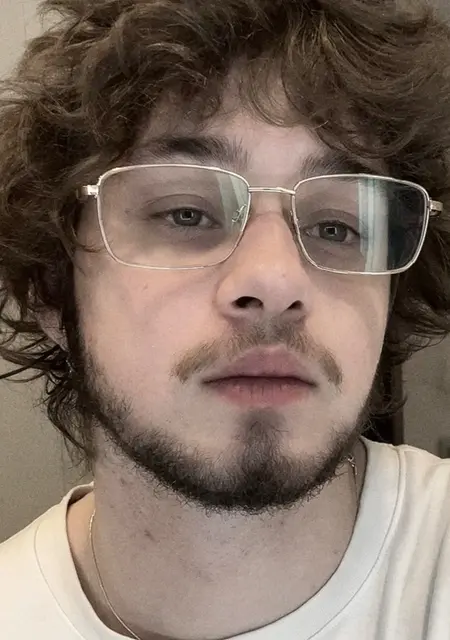 Антон из Мурино, ищу на сайте знакомства на одну ночь