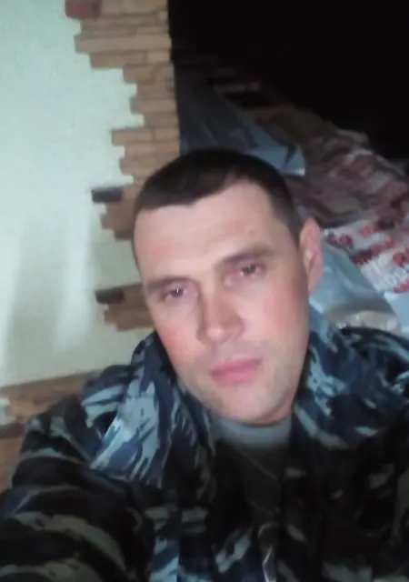 Я Серж, 35, из Кропоткина, ищу знакомства на одну ночь