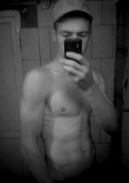 Vasia из Ужгорода, мне 32, познакомлюсь для вирта