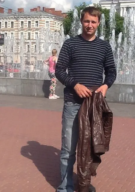 Я Эдуард, 42, из Кишинёва, ищу знакомство для приятного времяпровождения