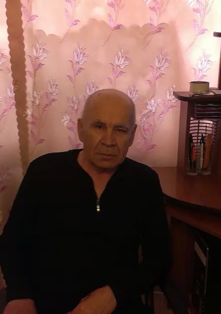 Я Александр, 70, из Стрежевого, ищу знакомства без обязательств