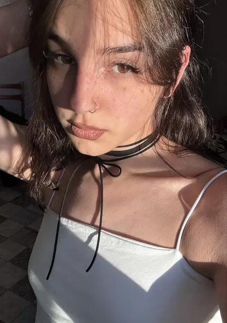 Я Полина, 18, из Самары, ищу знакомства без обязательств