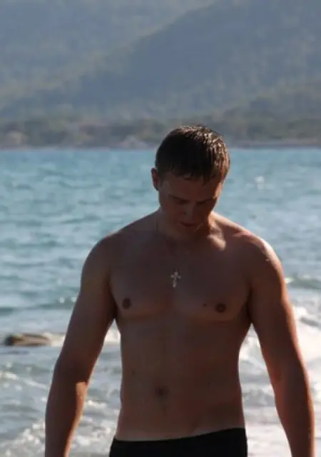 Даниил из Солигорска, ищу на сайте знакомства на одну ночь