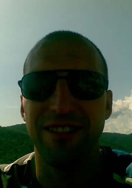 Я Saha, 42, из Сочи, ищу знакомство для приятного времяпровождения