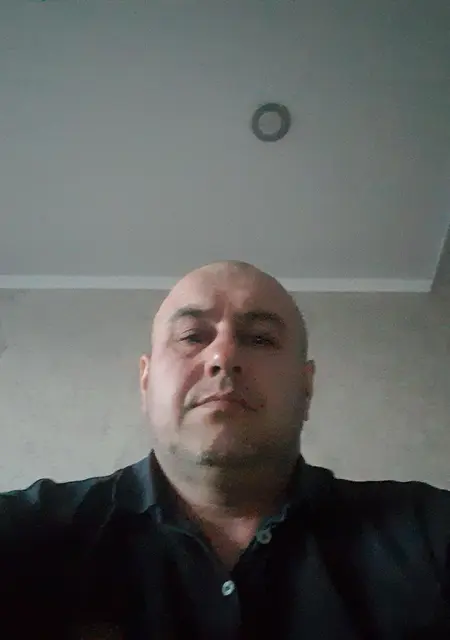 Я Рафаэль, 46, знакомлюсь без обязательств в Альметьевске