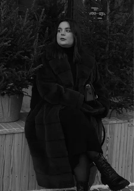Я Кристина, 24, из Екатеринбурга, ищу знакомство для приятного времяпровождения