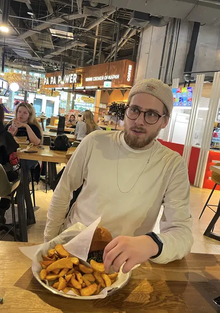 Я Макс, 28, из Великого Новгорода, ищу знакомство для вирта