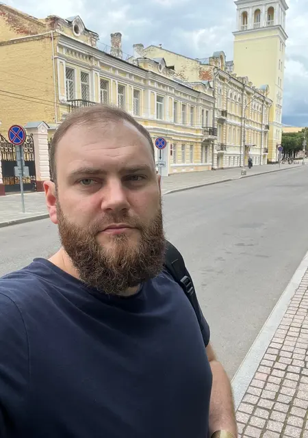 Александр из Выксы, ищу на сайте постоянные отношения