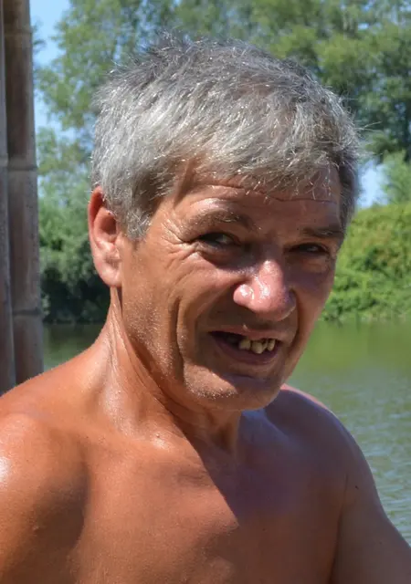 Максим из Сочи, ищу на сайте знакомства на одну ночь