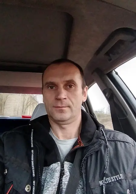 Я Дмитрий, 44, из Волковыска, ищу знакомства без обязательств