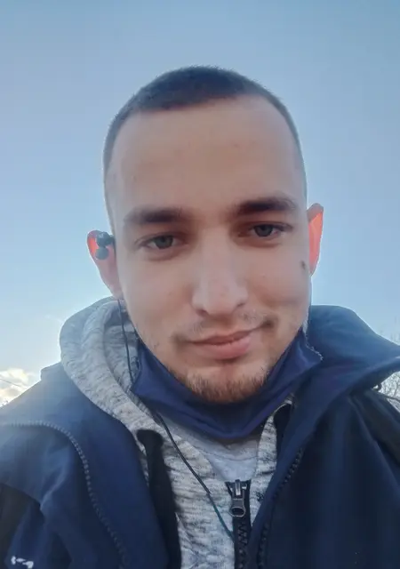 Stasnislav из Брянска, мне 24, познакомлюсь на одну ночь