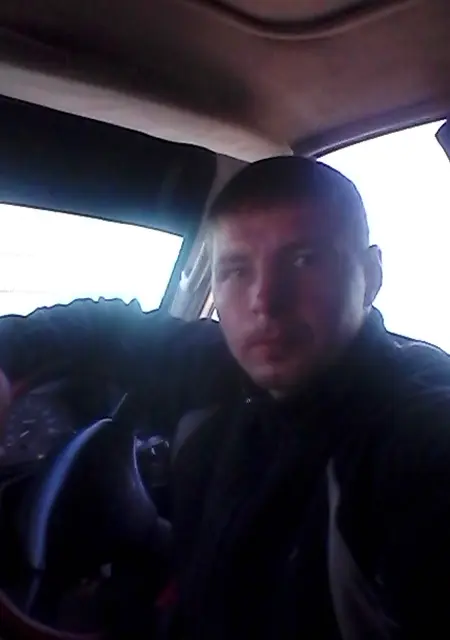 Я Alex, 43, из Артема, ищу знакомство для приятного времяпровождения