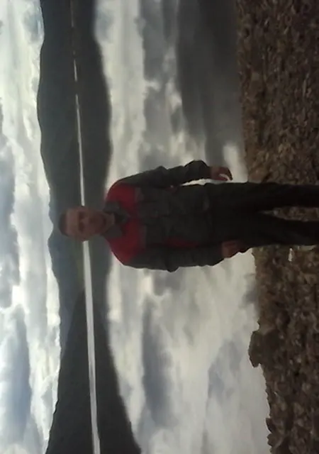 Я Артём, 35, знакомлюсь для постоянных отношений в Магадане