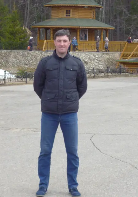 Я Павел, 50, из Дзержинска, ищу знакомства без обязательств