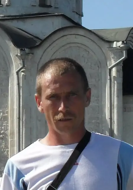 Я Владимир, 47, из Шарьи, ищу знакомства на одну ночь