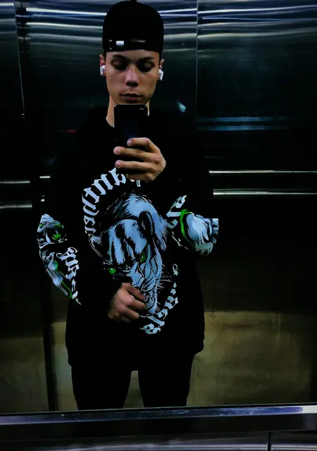 Даня из Сыктывкара, ищу на сайте знакомства на одну ночь