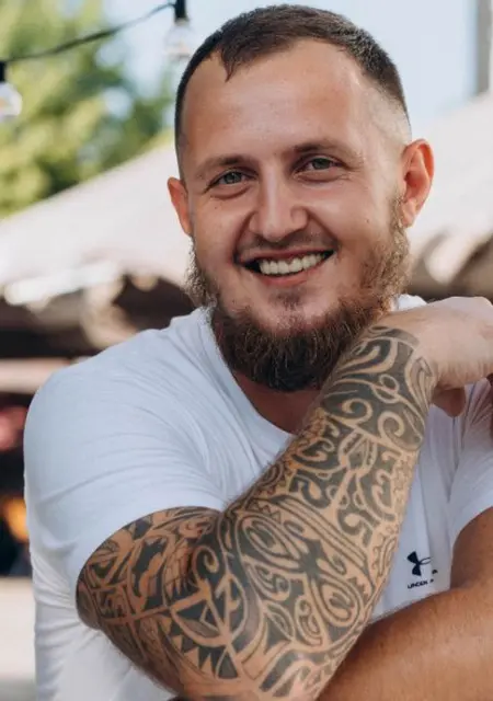 Я Андрей, 27 років з Мелітополя, шукаю знайомство для постійних стосунків