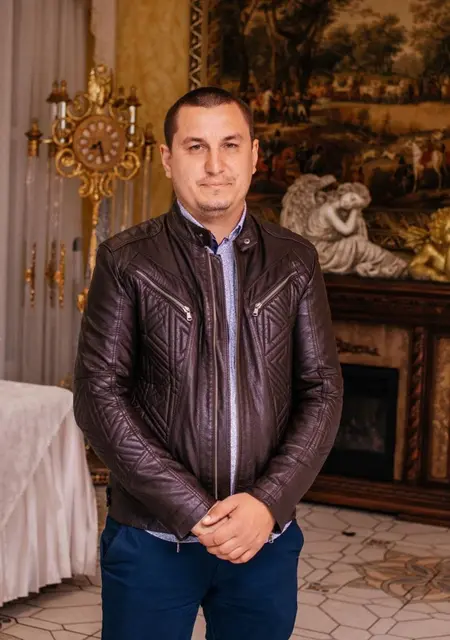 Я Dominic, 33, знакомлюсь на одну ночь в Одессе