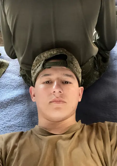 Я Камал, 19, из Кизляра, ищу знакомство для приятного времяпровождения